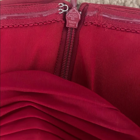 bebgmaxazria Red strapless ❤️ heart dress size2 - Picture 9 of 9